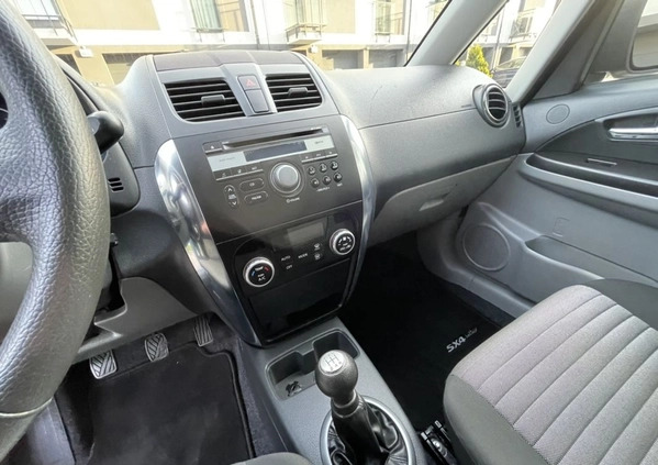 Suzuki SX4 cena 29990 przebieg: 200000, rok produkcji 2011 z Skawina małe 232